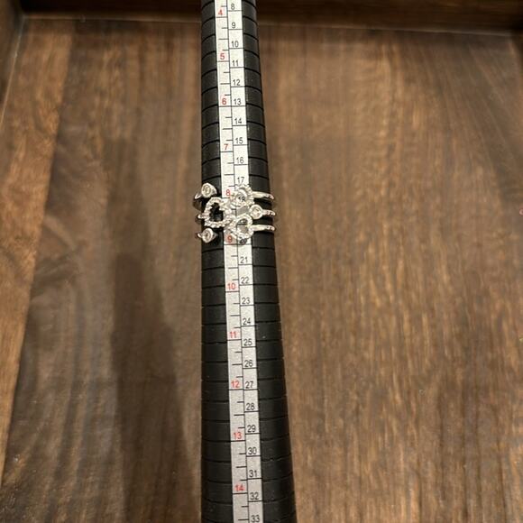 Floating hearts cubic zirconia fashion ring size 8 - Picture 6 of 7